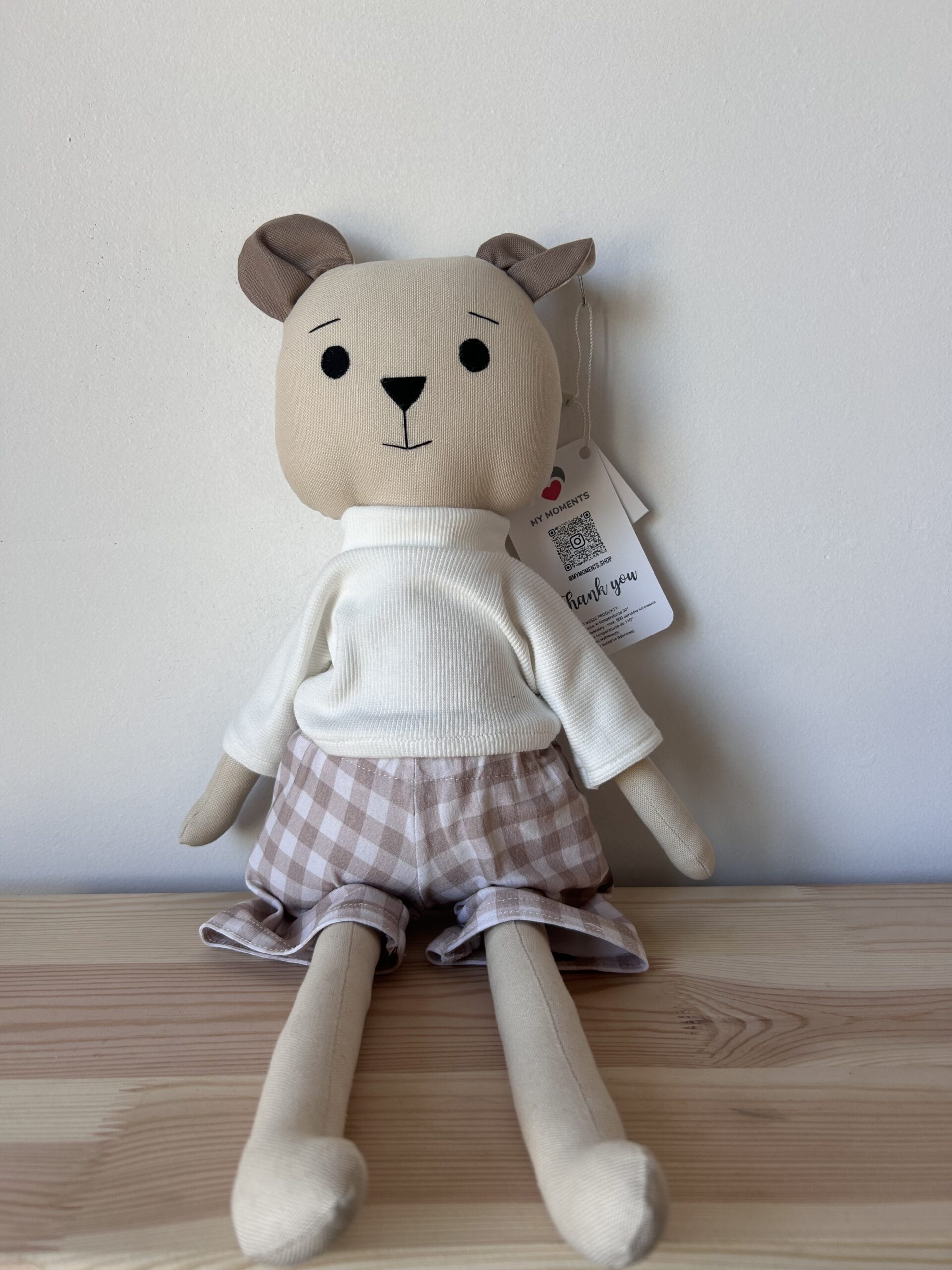 Ręcznie robiona lalka szmacianka miś Maciuś w białym sweterku