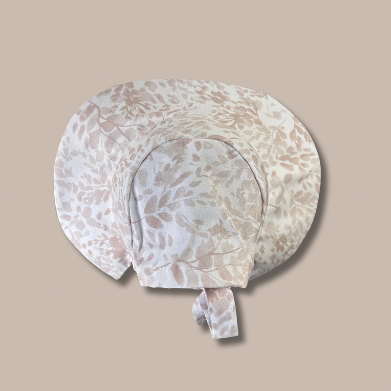 kapelusz dziecięcy z wiązaniem i gumką beige leaves